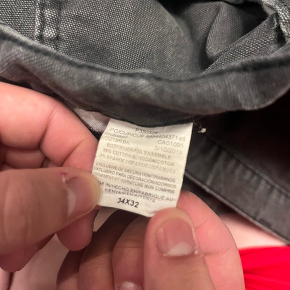 trying to get rid of some clothes - Picture 1 of 5